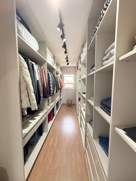 Casa com 4 dormitórios, sendo um suíte com closet: 20ª foto da galeria de imagens do imóvel
