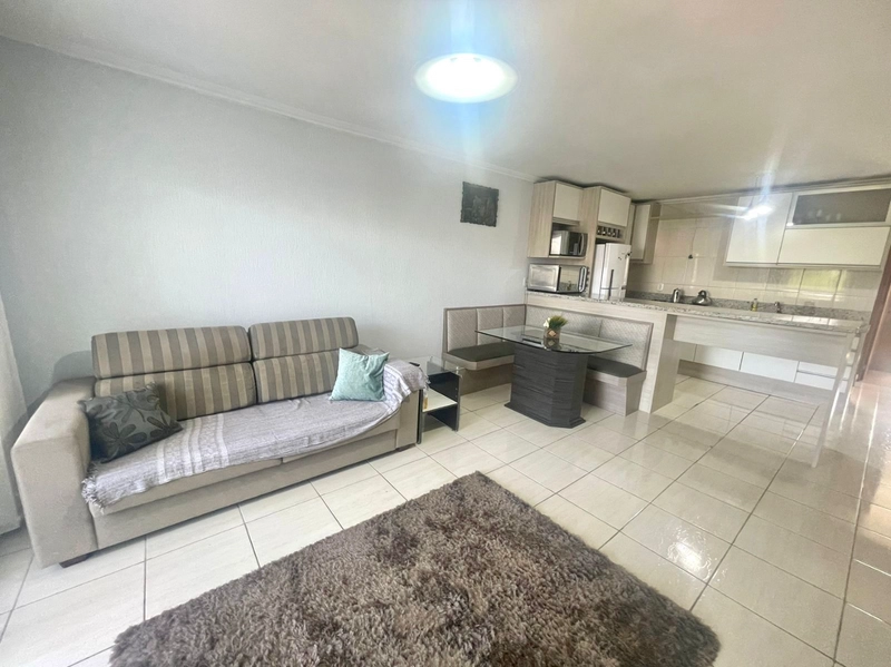 Apartamento semimobiliado com 2 dormitórios no Desvio Rizzo: 1ª foto da galeria de imagens do imóvel