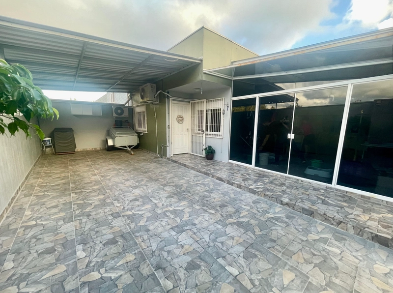 Casa com 2 dormitórios no desvio rizzo: 1ª foto da galeria de imagens do imóvel