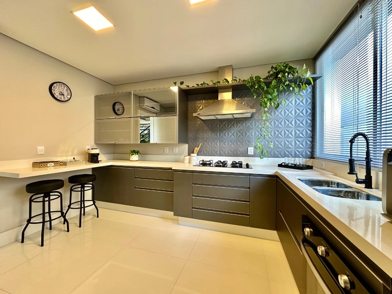 Sobrado de Alto Luxo com 6 suites: 18ª foto da galeria de imagens do imóvel