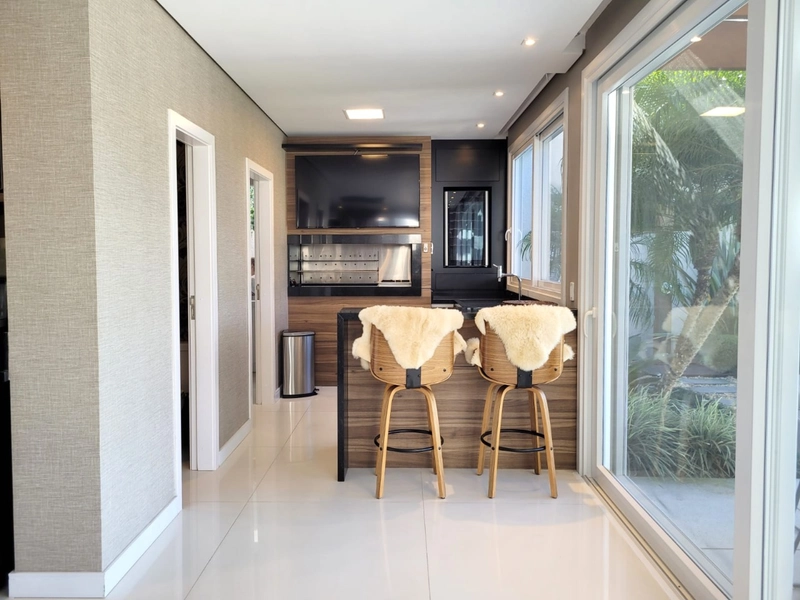 Sobrado alto padrão, beira de lago, mobiliado e decorado, no Condomínio Enseada Lagos em Xangri-lá!: 12ª foto da galeria de imagens do imóvel
