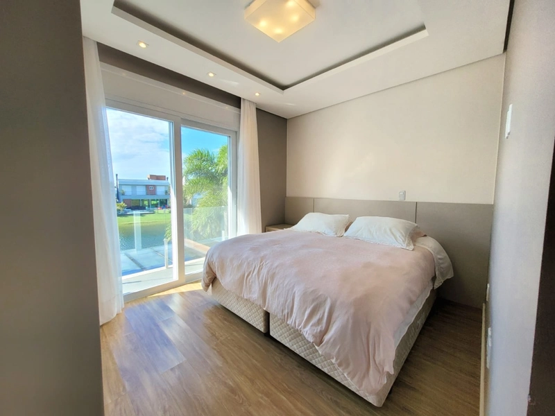 Sobrado alto padrão, beira de lago, mobiliado e decorado, no Condomínio Enseada Lagos em Xangri-lá!: 20ª foto da galeria de imagens do imóvel