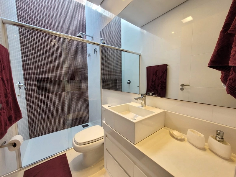 Sobrado alto padrão, beira de lago, mobiliado e decorado, no Condomínio Enseada Lagos em Xangri-lá!: 21ª foto da galeria de imagens do imóvel