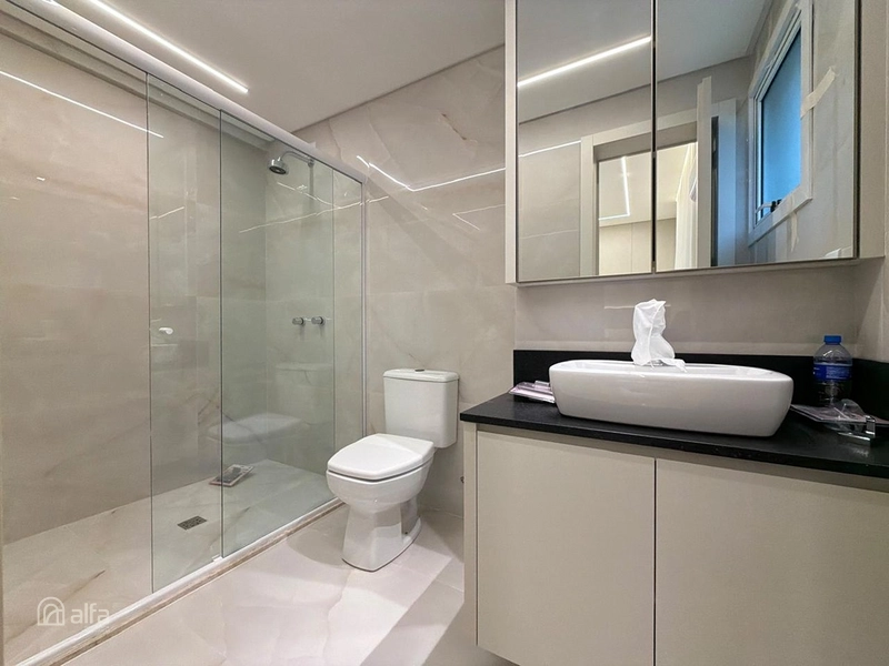 LUXO, AMPLITUDE E EXCLUSIVIDADE EM UM APARTAMENTO BEIRA-MAR: 34ª foto da galeria de imagens do imóvel