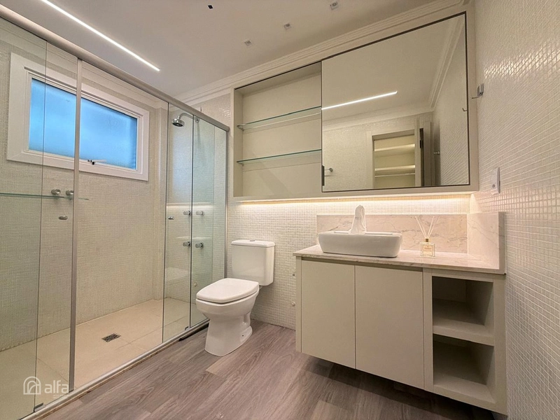 LUXO, AMPLITUDE E EXCLUSIVIDADE EM UM APARTAMENTO BEIRA-MAR: 36ª foto da galeria de imagens do imóvel