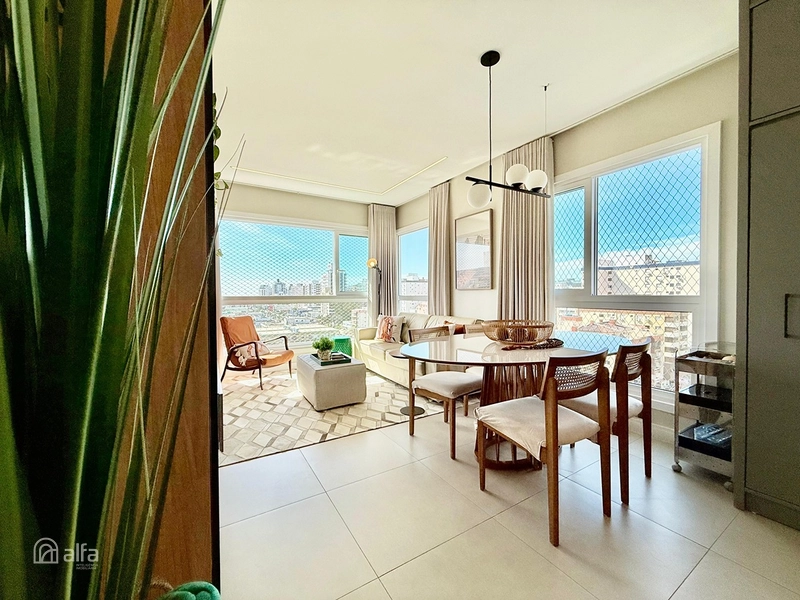 APARTAMENTO DECORADO FRENTE AVENIDA COM VISTA MAR!!: 2ª foto da galeria de imagens do imóvel