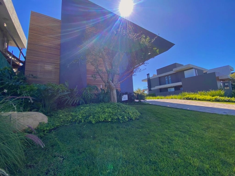 Casa térrea beira lago: 2ª foto da galeria de imagens do imóvel