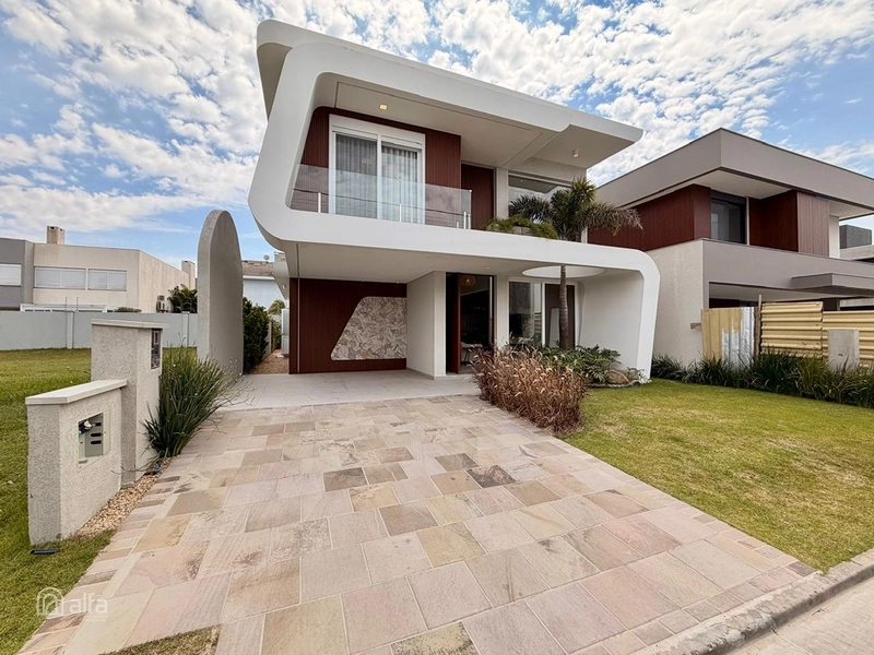 LUXO, AMPLITUDE E SOFISTICAÇÃO EM UMA RESIDÊNCIA EXCLUSIVA.: 2ª foto da galeria de imagens do imóvel