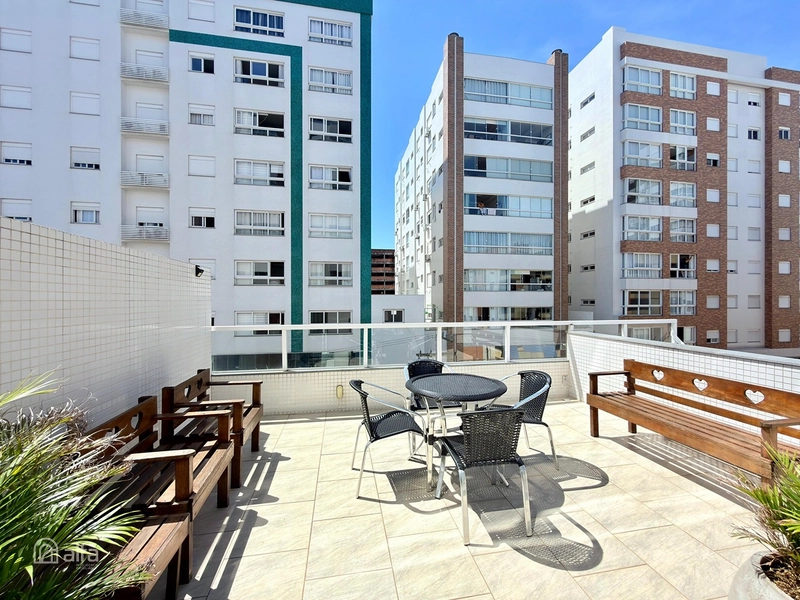 Apartamento mobiliado e decorado com terraço: 11ª foto da galeria de imagens do imóvel