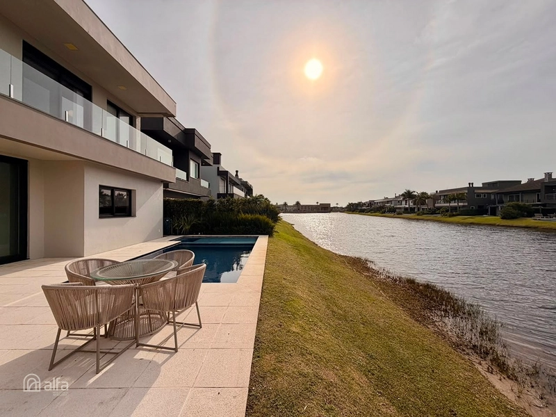 ENSEADA LAGOS | SOFISTICAÇÃO À BEIRA DO LAGO: 24ª foto da galeria de imagens do imóvel