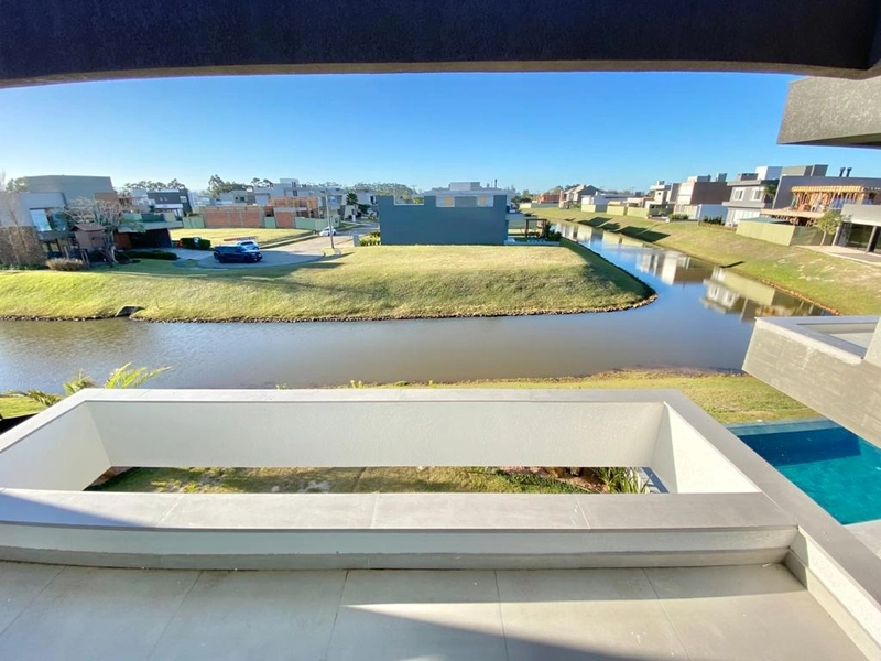 Sobrado beira lago: 26ª foto da galeria de imagens do imóvel