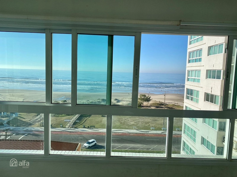 VISTA MAR 180°, 4 DORMITÓRIOS E ALTO PADRÃO EM LOCALIZAÇÃO EXCLUSIVA: 4ª foto da galeria de imagens do imóvel