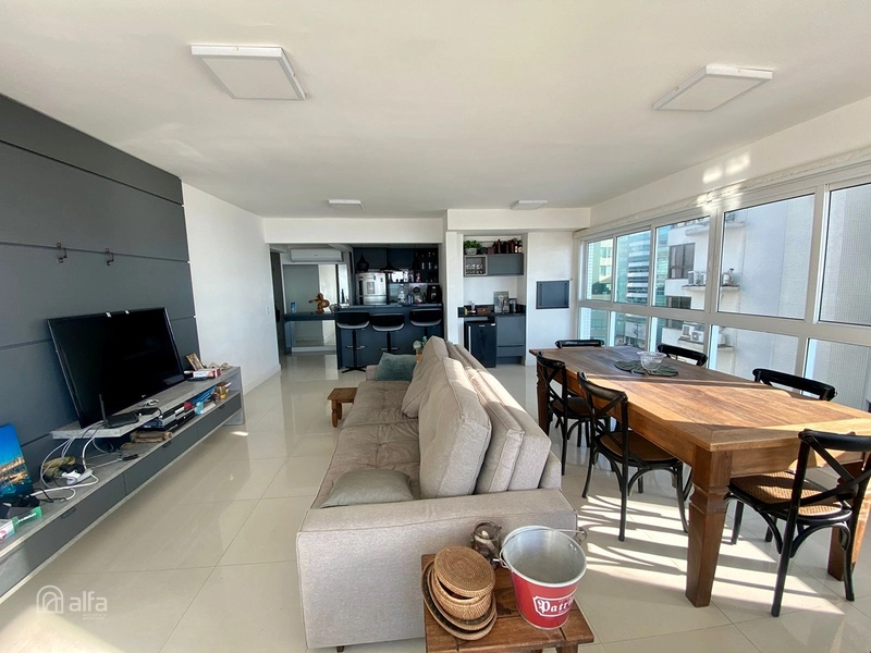 VISTA MAR 180°, 4 DORMITÓRIOS E ALTO PADRÃO EM LOCALIZAÇÃO EXCLUSIVA: 5ª foto da galeria de imagens do imóvel