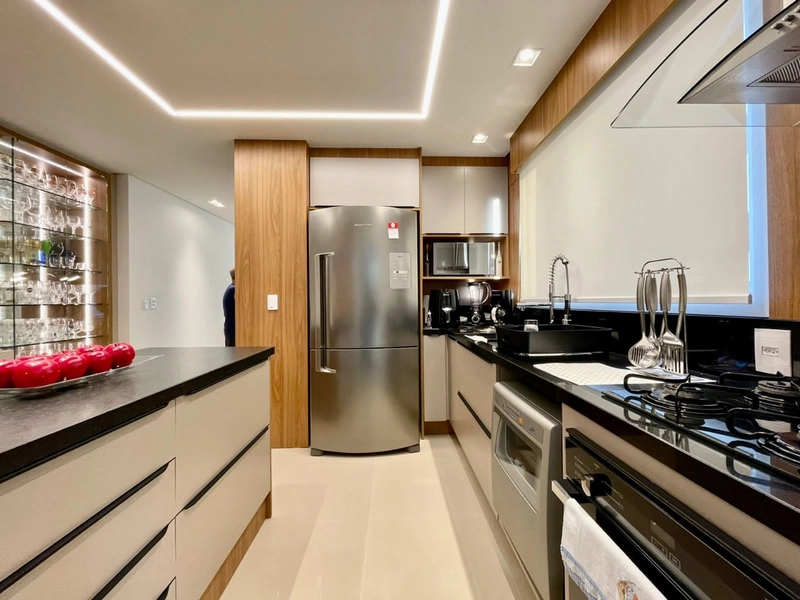 apartamento 3 dormitórios frente praça : 14ª foto da galeria de imagens do imóvel