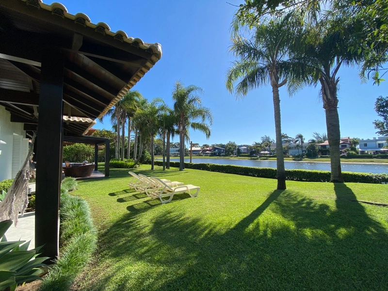 Casa beira lago com 4 suítes: 10ª foto da galeria de imagens do imóvel