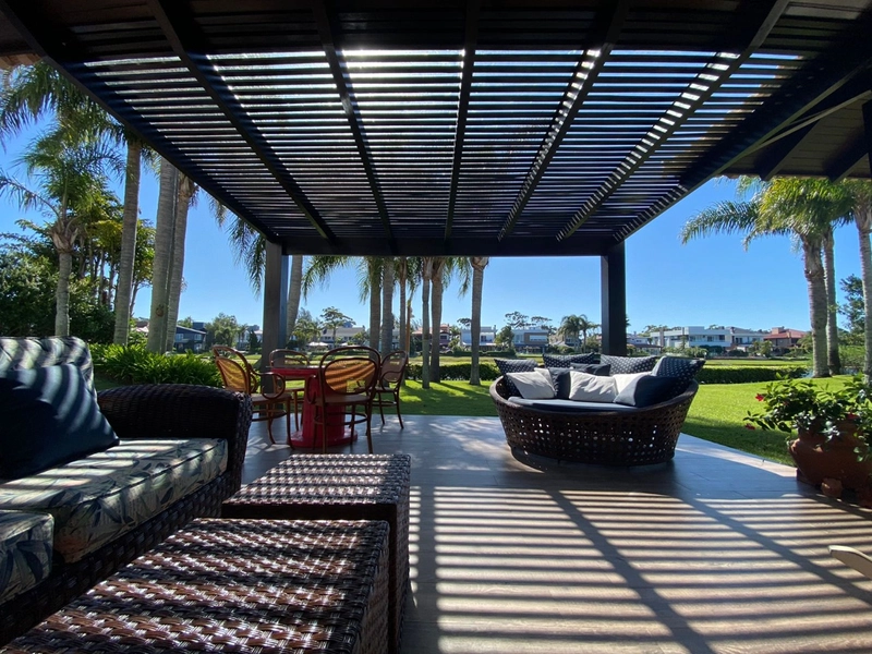 Casa beira lago com 4 suítes: 14ª foto da galeria de imagens do imóvel