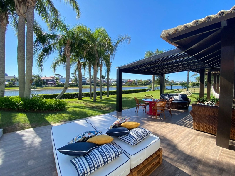 Casa beira lago com 4 suítes: 15ª foto da galeria de imagens do imóvel