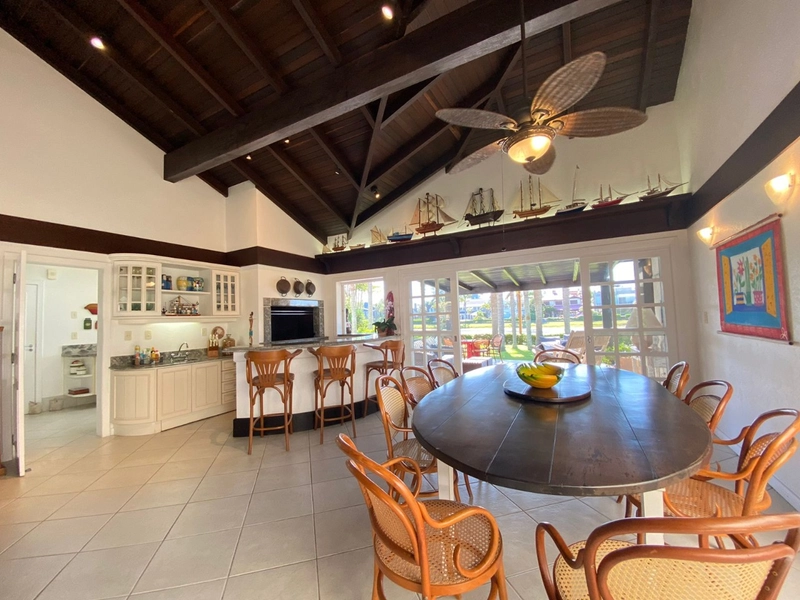 Casa beira lago com 4 suítes: 16ª foto da galeria de imagens do imóvel