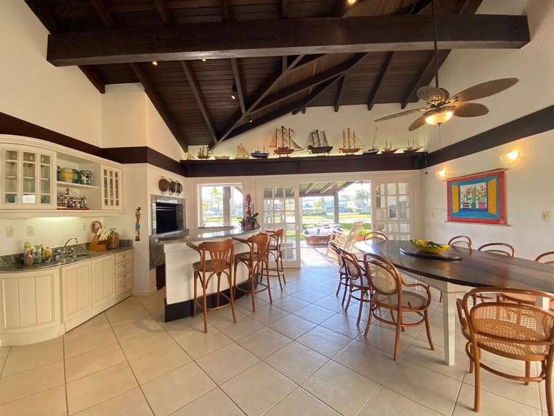 Casa beira lago com 4 suítes: 18ª foto da galeria de imagens do imóvel