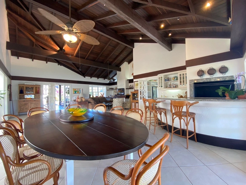 Casa beira lago com 4 suítes: 25ª foto da galeria de imagens do imóvel