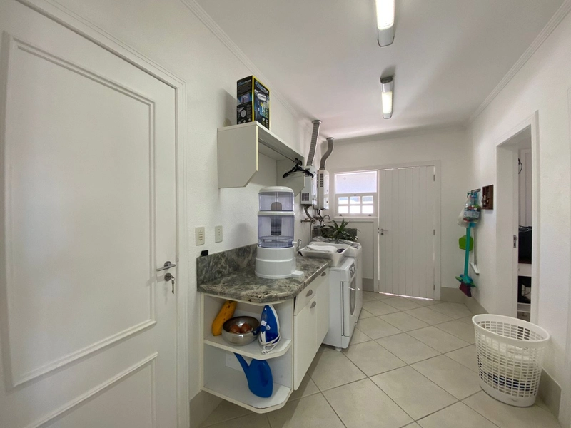 Casa beira lago com 4 suítes: 28ª foto da galeria de imagens do imóvel