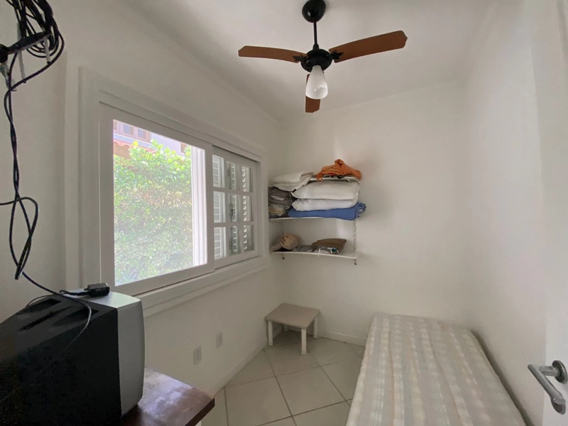 Casa beira lago com 4 suítes: 31ª foto da galeria de imagens do imóvel