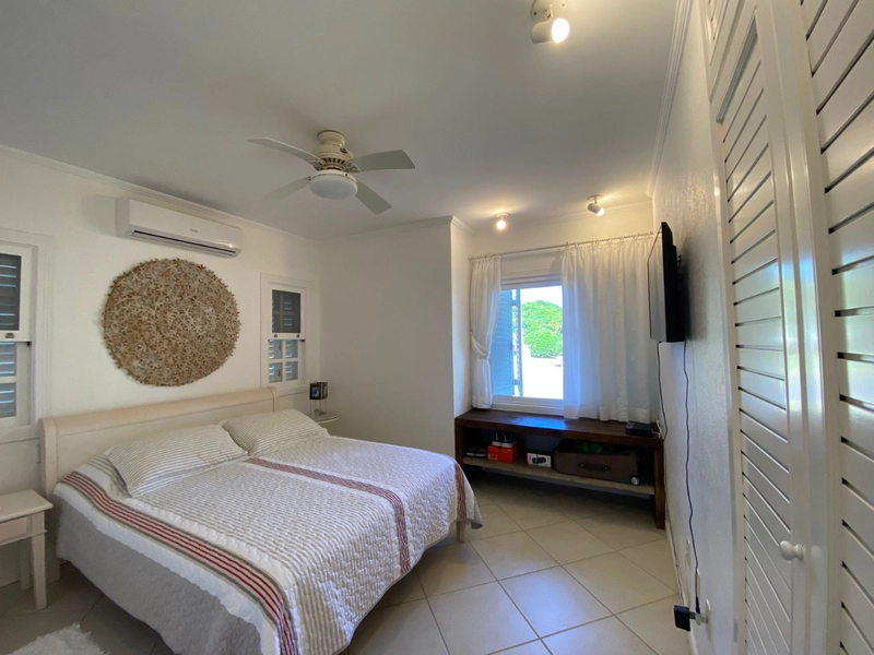 Casa beira lago com 4 suítes: 32ª foto da galeria de imagens do imóvel