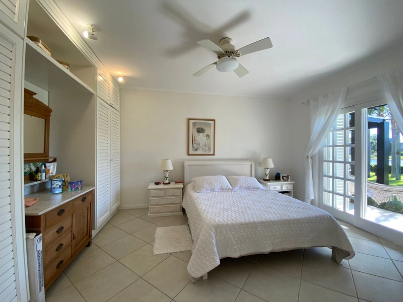 Casa beira lago com 4 suítes: 39ª foto da galeria de imagens do imóvel