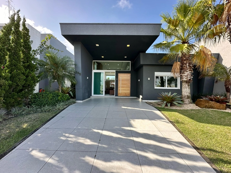 Casa térrea beira lago: 1ª foto da galeria de imagens do imóvel