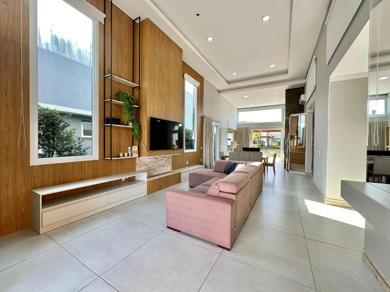 Casa térrea beira lago: 2ª foto da galeria de imagens do imóvel