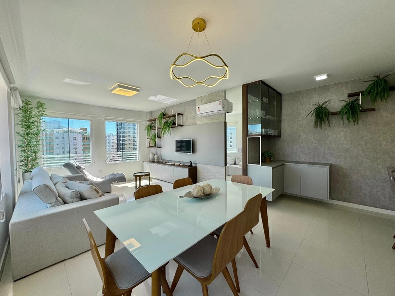 Lindo apartamento na Praça Tiarajú.: 1ª foto da galeria de imagens do imóvel