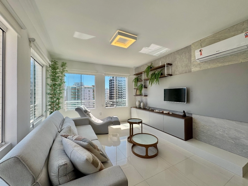 Lindo apartamento na Praça Tiarajú.: 2ª foto da galeria de imagens do imóvel