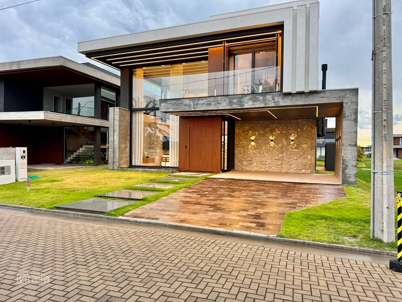 Sobrado de luxo beira lago com 5 suítes : 2ª foto da galeria de imagens do imóvel