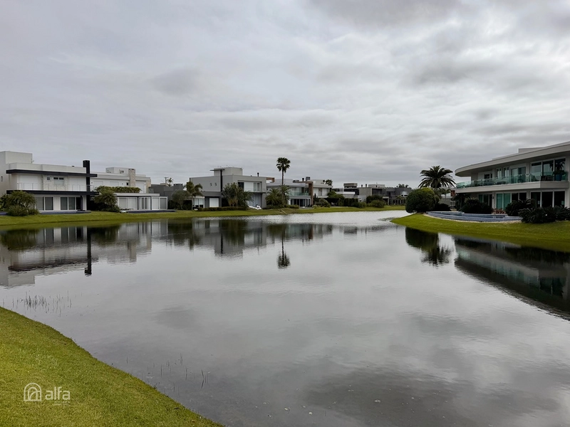 Sobrado beira lago no condomínio Enseada, em Xangri-la: 32ª foto da galeria de imagens do imóvel