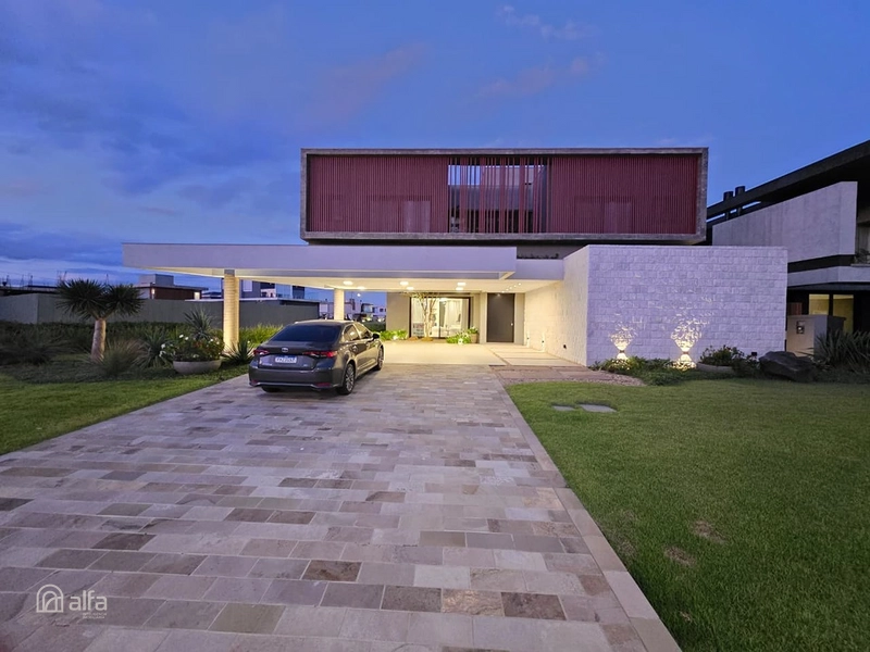 LUXO, EXCLUSIVIDADE E O PRIVILÉGIO DE VIVER À BEIRA-MAR: 2ª foto da galeria de imagens do imóvel