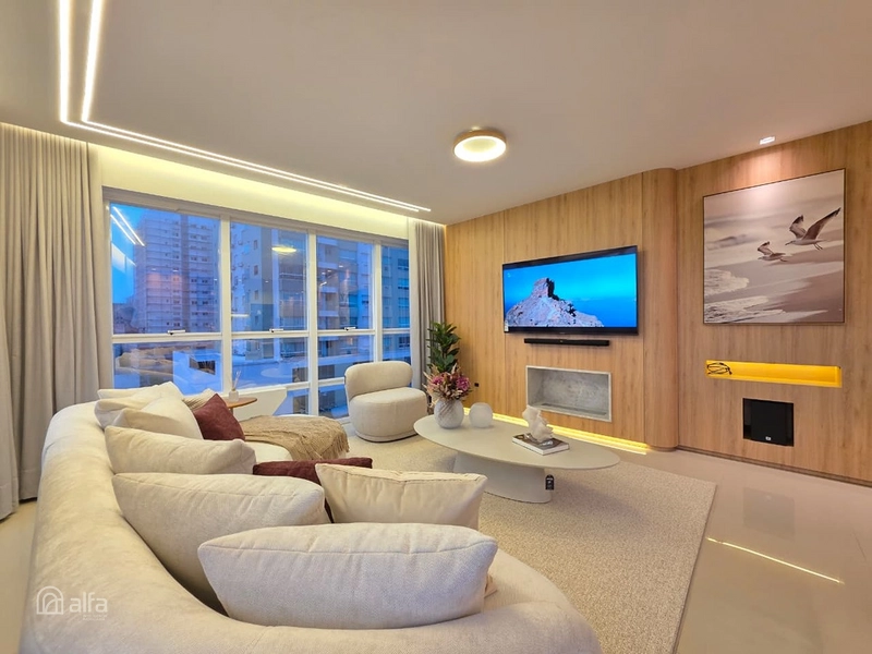 SOFISTICAÇÃO, AMPLITUDE E VISTA PANORÂMICA PARA A SERRA E O MAR: 12ª foto da galeria de imagens do imóvel
