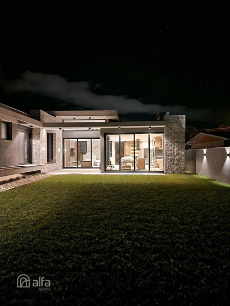 ARQUITETURA CONTEMPORÂNEA, SOFISTICAÇÃO E EXCLUSIVIDADE EM CADA DETALHE.: 3ª foto da galeria de imagens do imóvel
