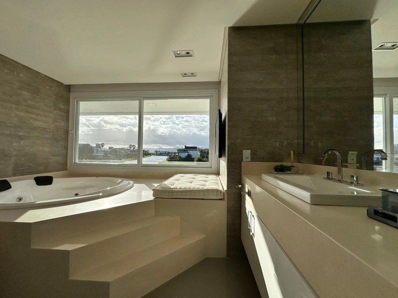 Sobrado beira lago no condominio Enseada : 41ª foto da galeria de imagens do imóvel