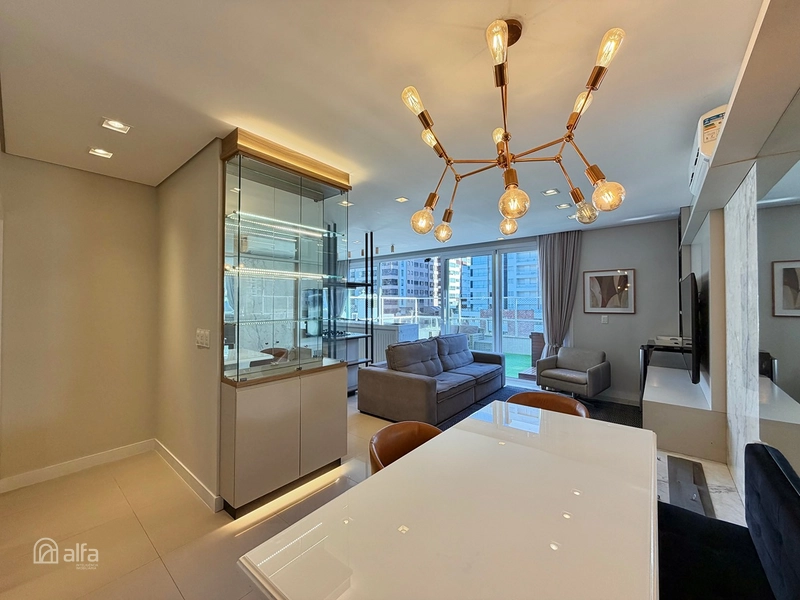 Apartamento com terraço privativo e jacuzzi em frente à Praça Tiaraju*: 2ª foto da galeria de imagens do imóvel