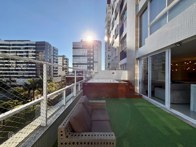 Apartamento com terraço privativo e jacuzzi em frente à Praça Tiaraju*: 12ª foto da galeria de imagens do imóvel