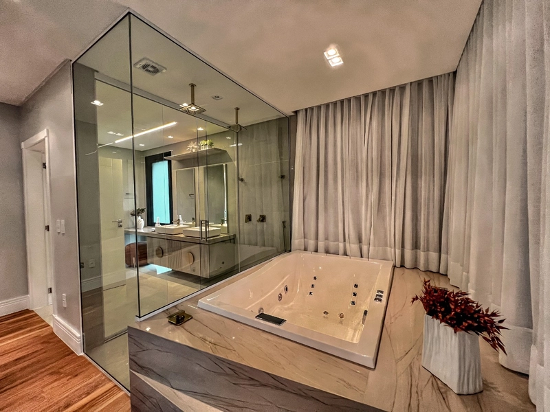 Mansão de luxo com 6 suítes: 48ª foto da galeria de imagens do imóvel
