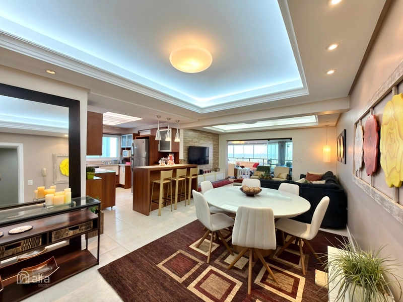 LUXO, AMPLITUDE E EXCLUSIVIDADE EM 260M² À BEIRA-MAR: 7ª foto da galeria de imagens do imóvel