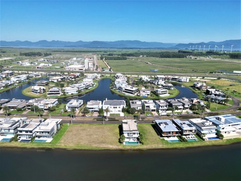 MANSÃO DE ALTO LUXO BEIRA LAGO : 25ª foto da galeria de imagens do imóvel
