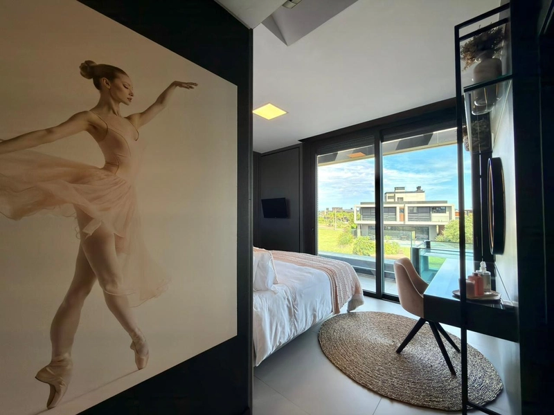Casa Exclusiva com Design Inspirado na Pininfarina: 36ª foto da galeria de imagens do imóvel