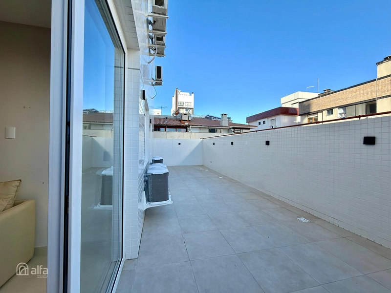 TERRAÇO PRIVATIVO E ROOFTOP COM VISTA 360° PARA O MAR, SERRA E CIDADE: 22ª foto da galeria de imagens do imóvel