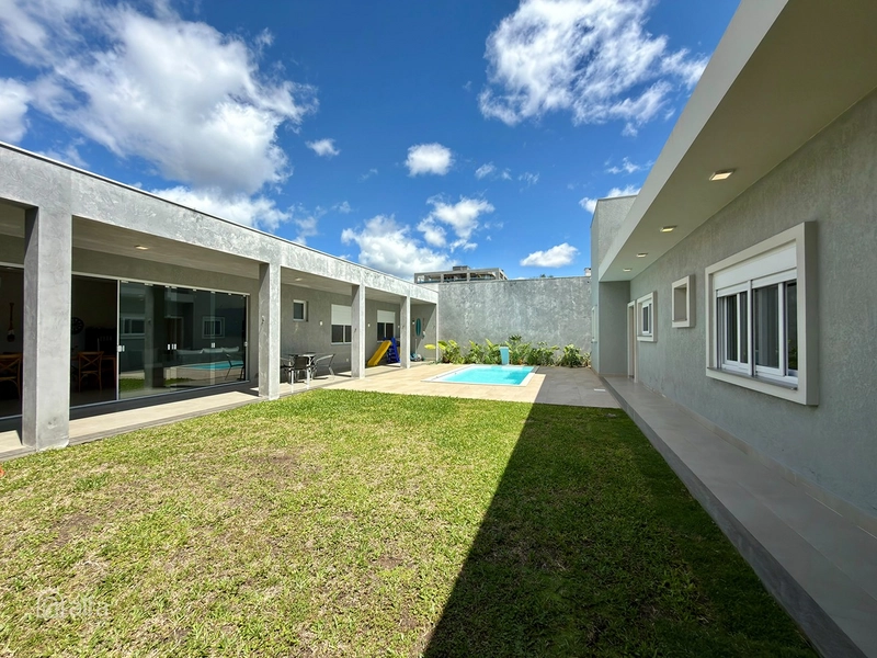 RARIDADE EM ATLÂNTIDA: LUXO, AMPLITUDE E EXCLUSIVIDADE COM PISCINA PRIVATIVA: 3ª foto da galeria de imagens do imóvel
