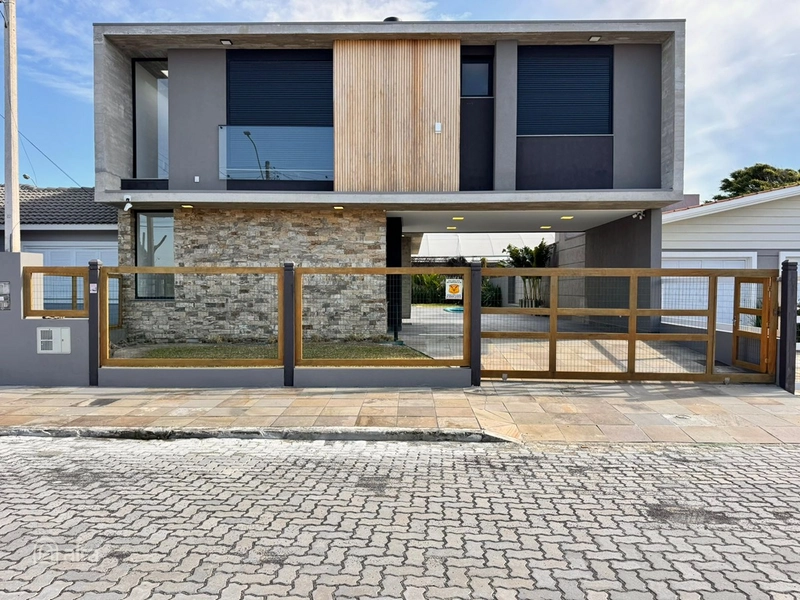 ALTO PADRÃO EM UMA DAS LOCALIZAÇÕES MAIS NOBRES DE XANGRI-LÁ: 1ª foto da galeria de imagens do imóvel