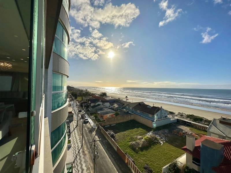Apartamento com 4 dormitórios com vista eterna para o mar.: 2ª foto da galeria de imagens do imóvel