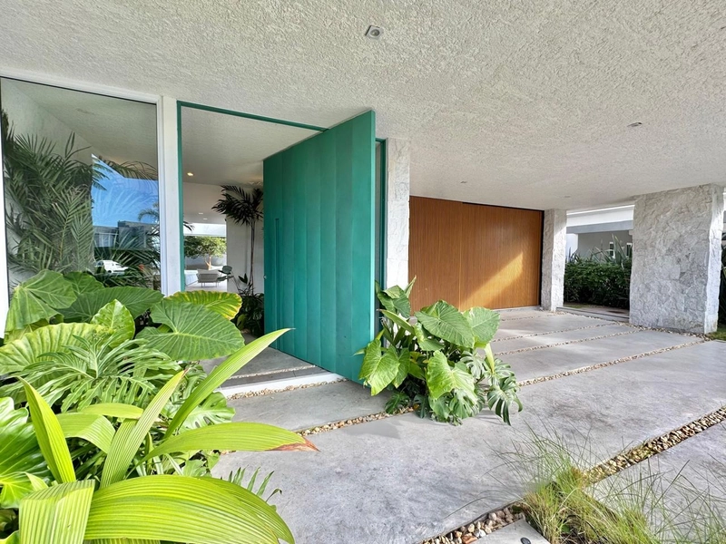 Sobrado de luxo com 5 suítes: 2ª foto da galeria de imagens do imóvel