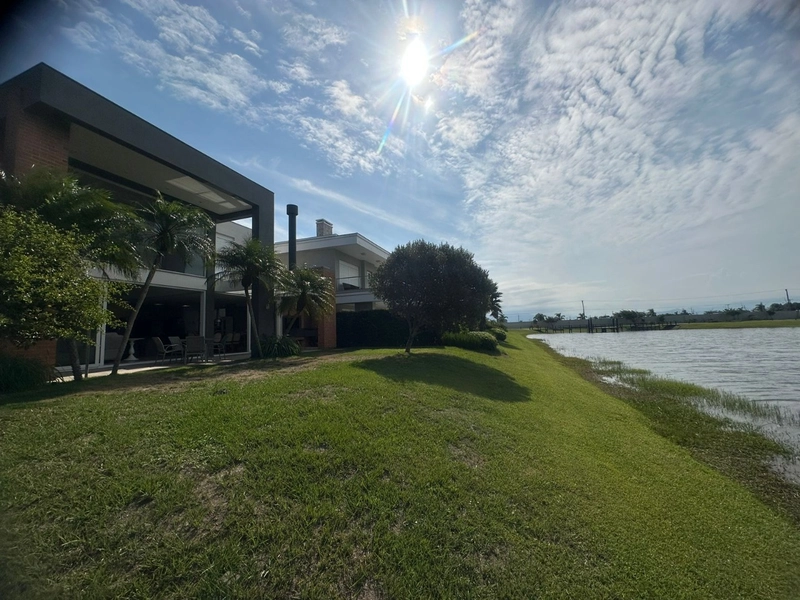 Sobrado alto padrão, beira de lago, mobiliado e decorado, no Condomínio Enseada Lagos em Xangri-lá!: 19ª foto da galeria de imagens do imóvel